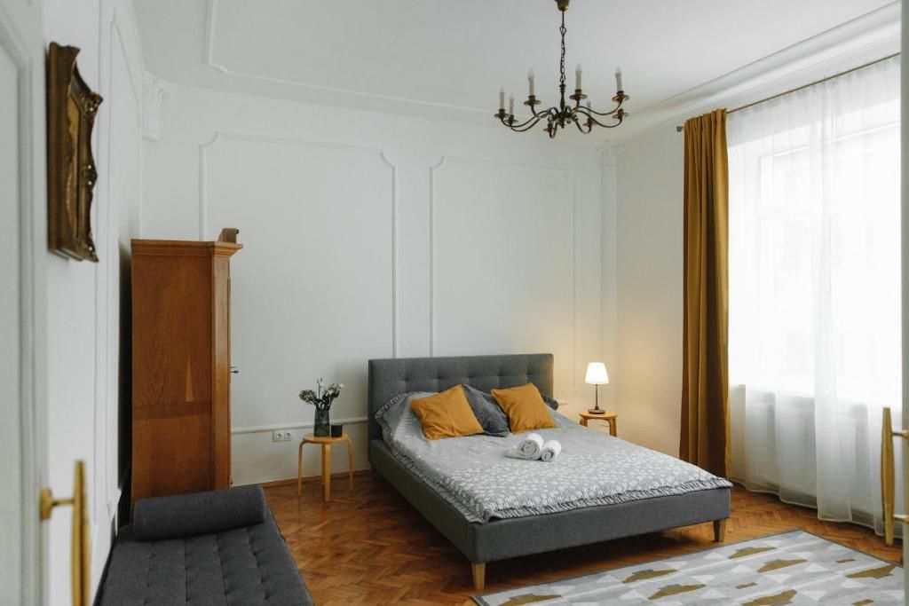 Апартаменты Sunny apartments in the center of Chernivtsi Черновцы