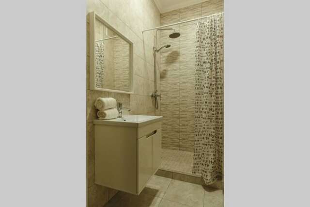 Апартаменты Sunny apartments in the center of Chernivtsi Черновцы-13